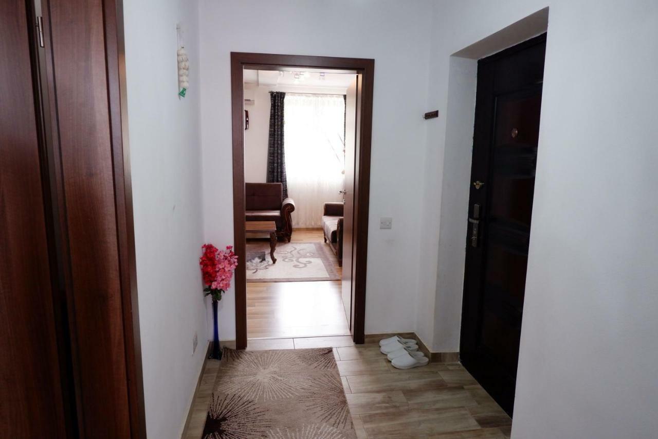 Hotel Kings Apartments Bajram Curri Esterno foto