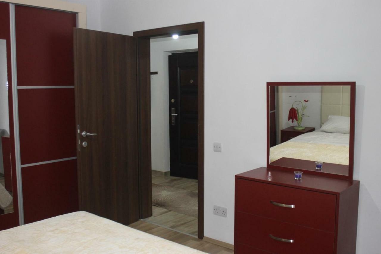 Hotel Kings Apartments Bajram Curri Esterno foto